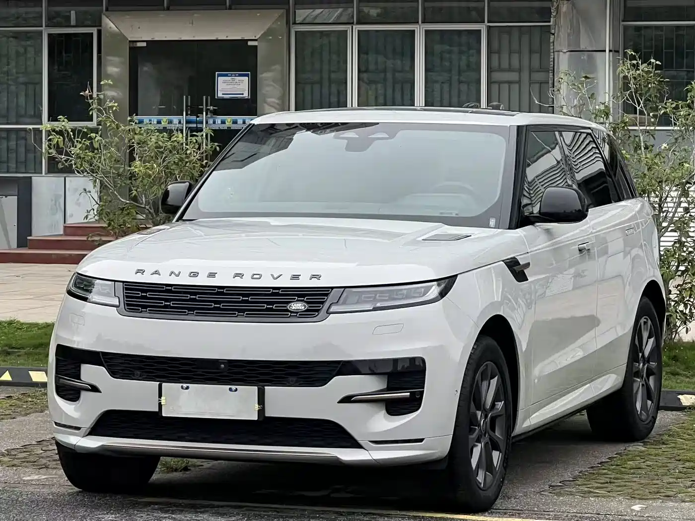 Land Rover Range Rover Sport 2023 400PS Dynamic SE