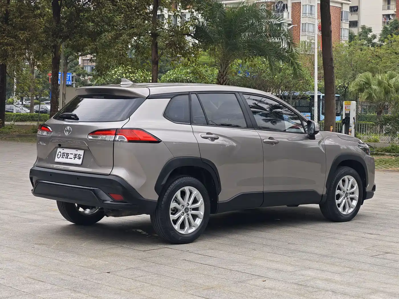 Toyota Frontlander 2023 2.0L CVT Elite Edition фото 5