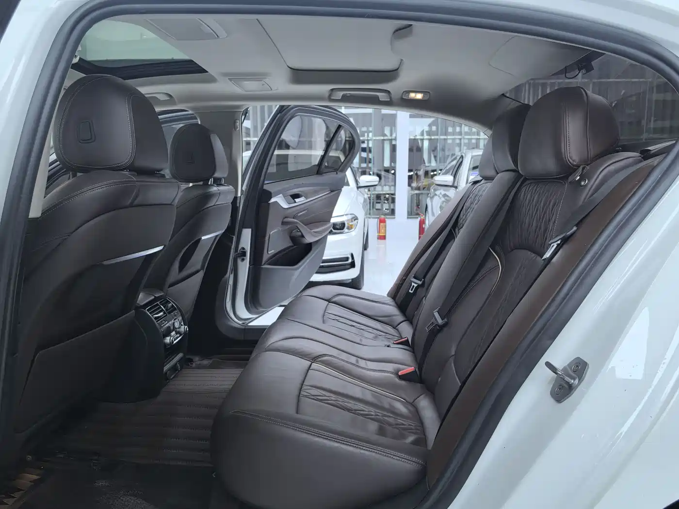 BMW 5 Series 2019 530Li Premium Luxury Package фото 11