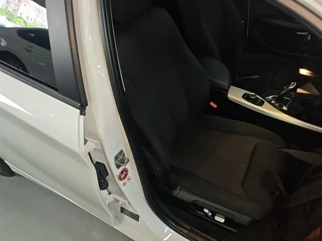 BMW 1 Series (Import) 2016 120i Leading Model фото 25