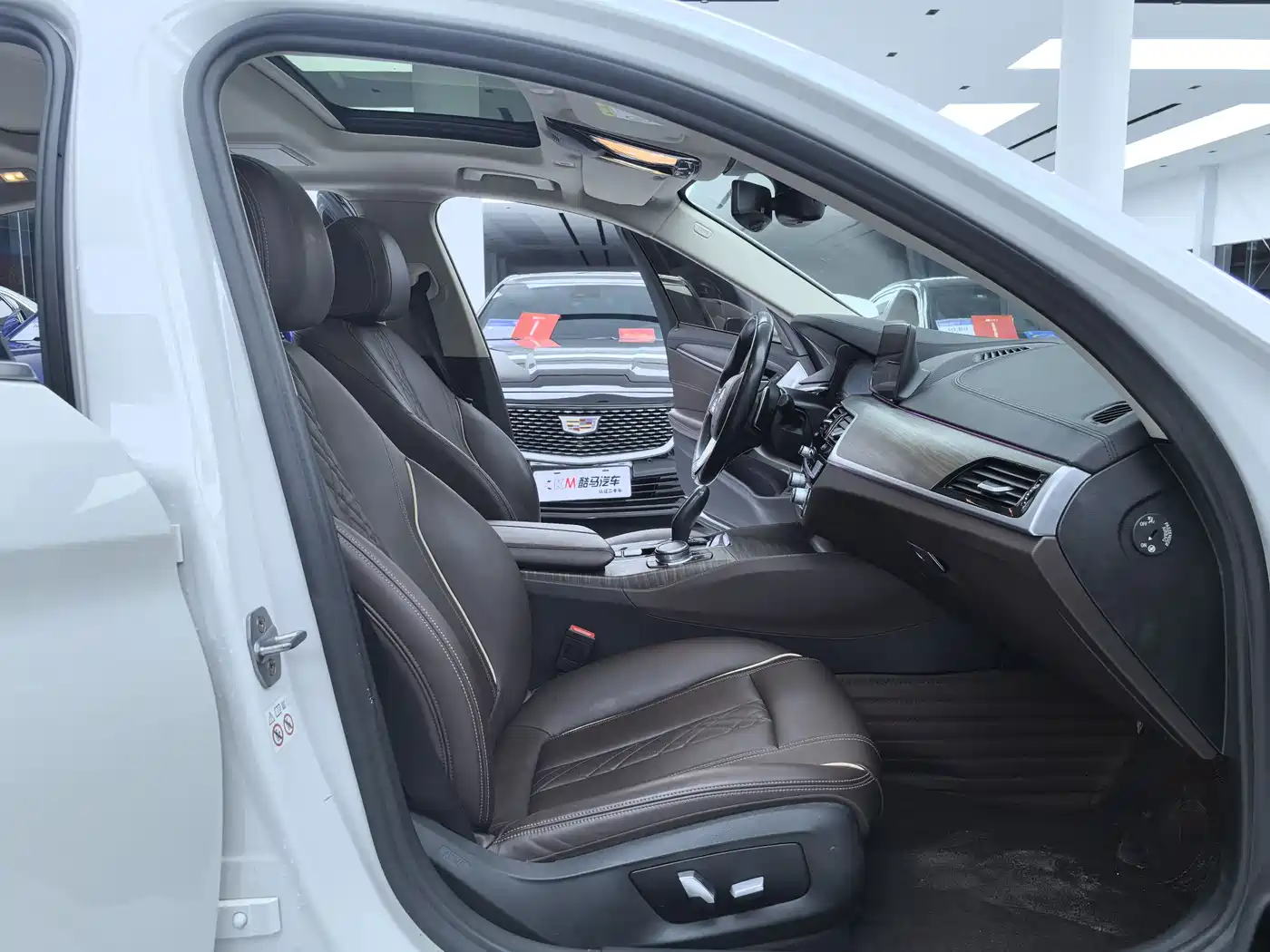 BMW 5 Series 2019 530Li Premium Luxury Package фото 8