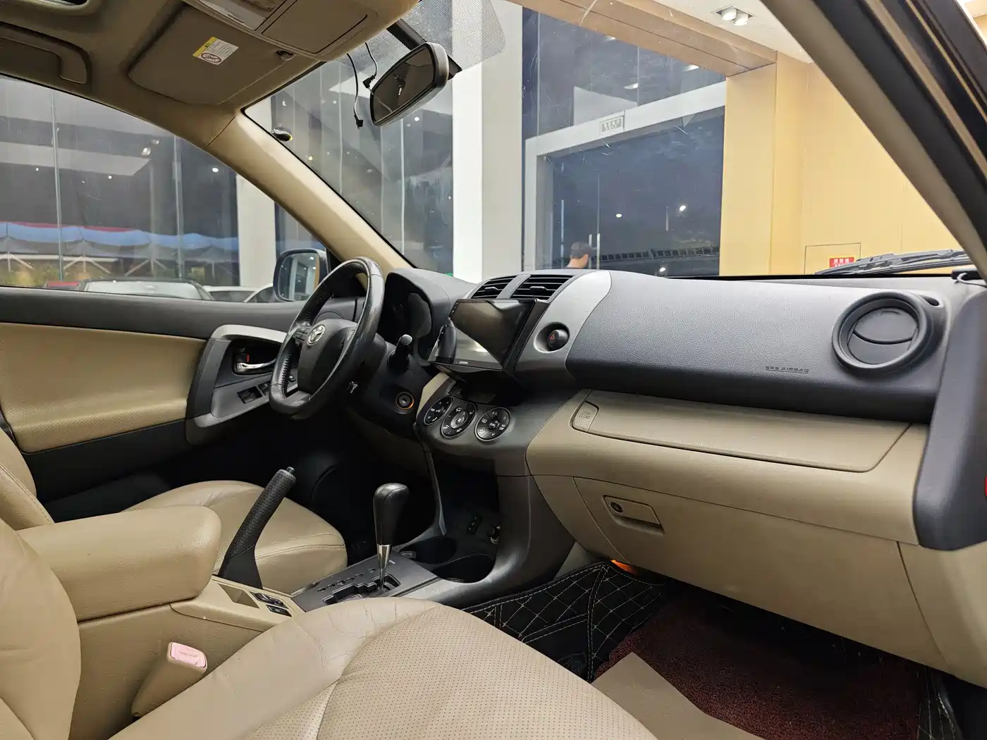 Toyota RAV4 Rongfang 2011 2.4L Automatic 4WD Luxury Edition фото 32