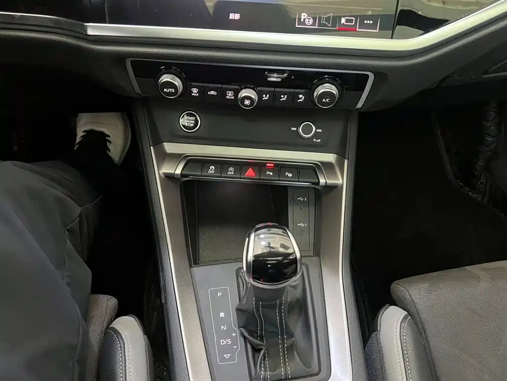 Audi Q3 2023 35 TFSI Fashion Dynamic (1.4T) фото 14
