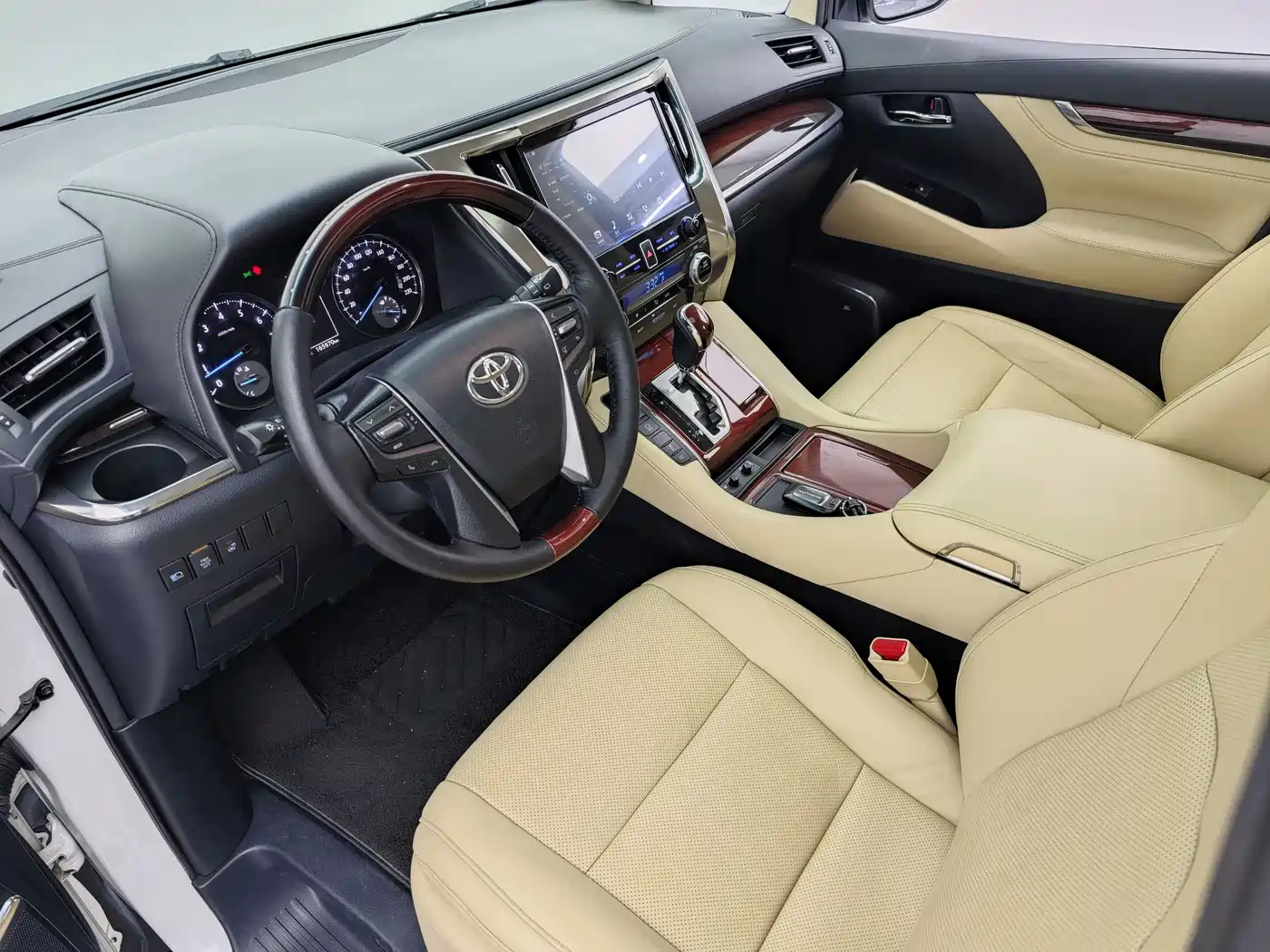 Toyota Alphard 2015 3.5L Luxury Edition фото 6