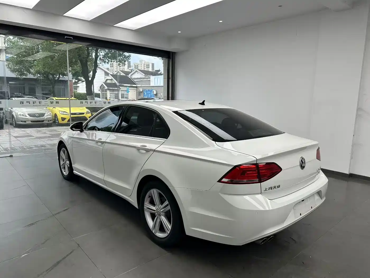 Volkswagen Lamando 2015 330TSI DSG Comfort фото 4