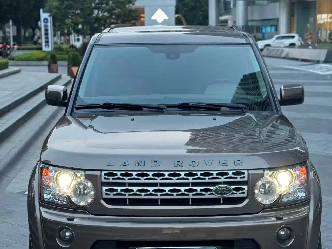 Land Rover Discovery 2012 3.0 SDV6 HSE Diesel фото 2
