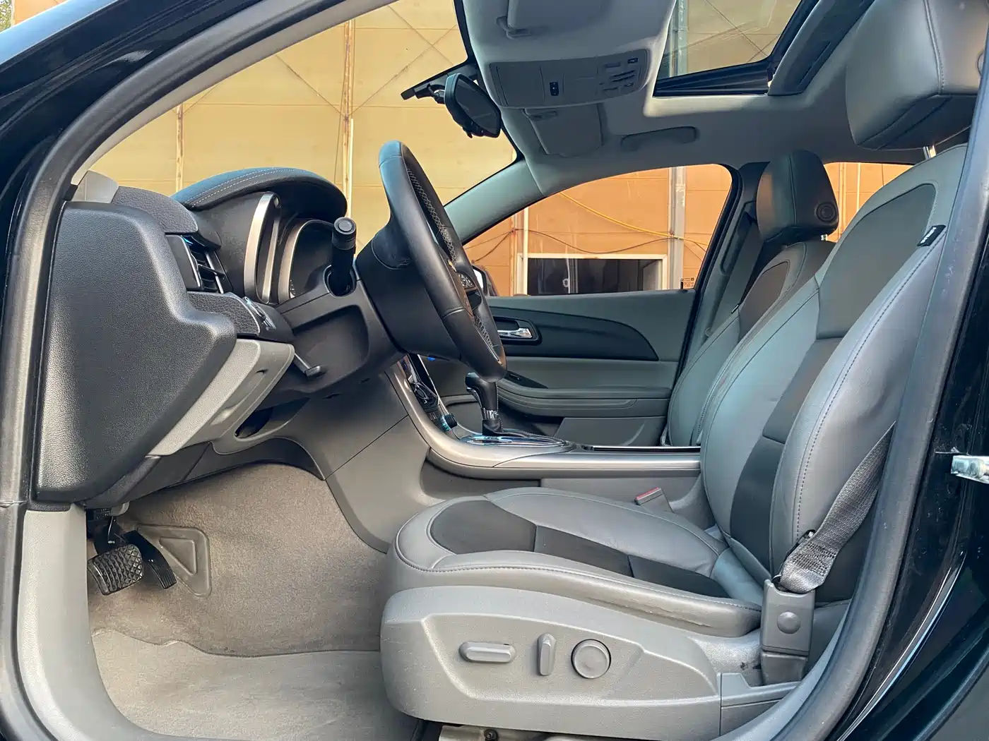 Chevrolet Malibu 2012 2.0L Automatic Luxury Edition фото 7