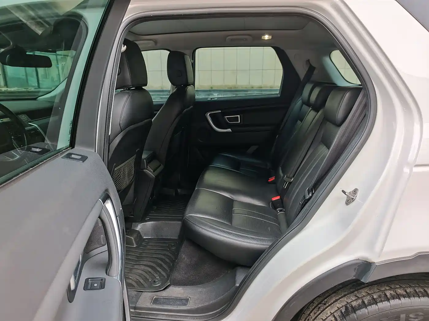 Land Rover Discovery Sport 2017 2.0T SE фото 8