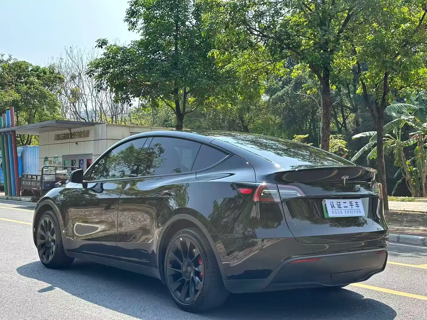 TESLA MODEL Y