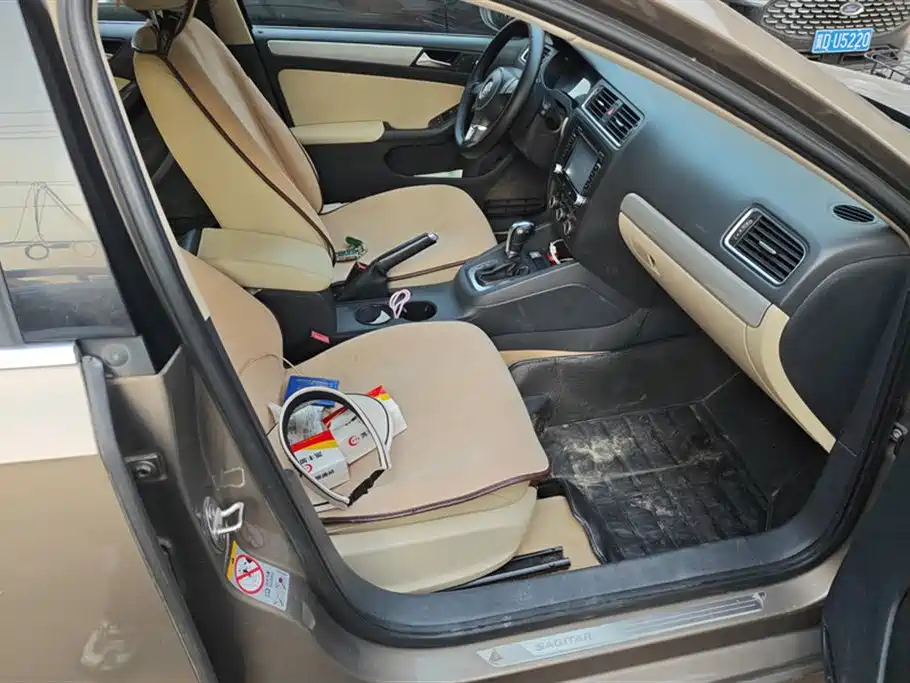 Volkswagen Sagitar 2014 Facelift 1.6L Automatic Comfort фото 8