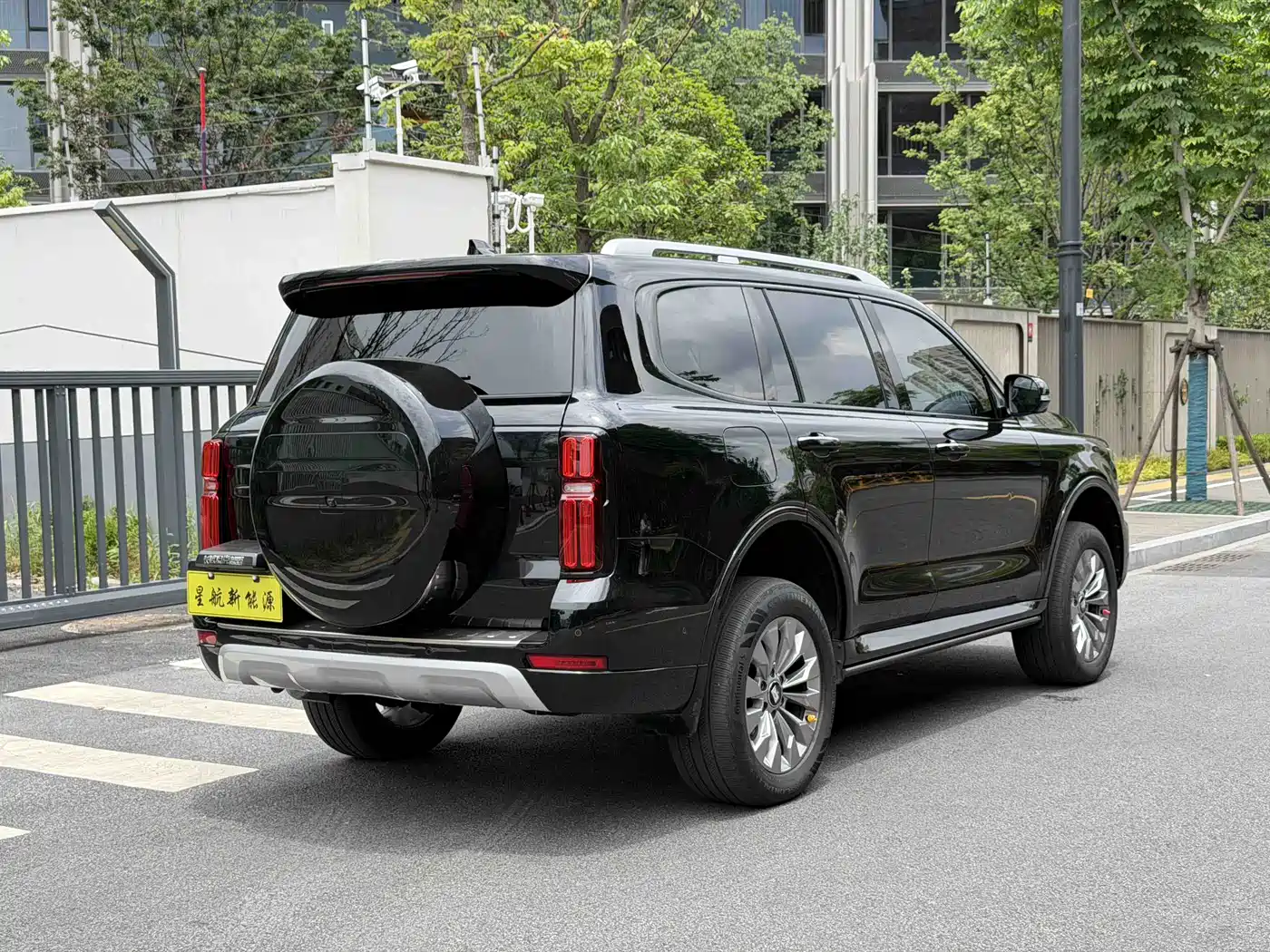 Tank 500 EV 2023 Hi4-T фото 3