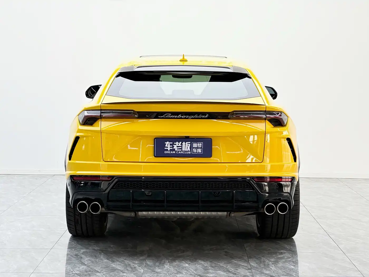 Фото 3 - Lamborghini Urus