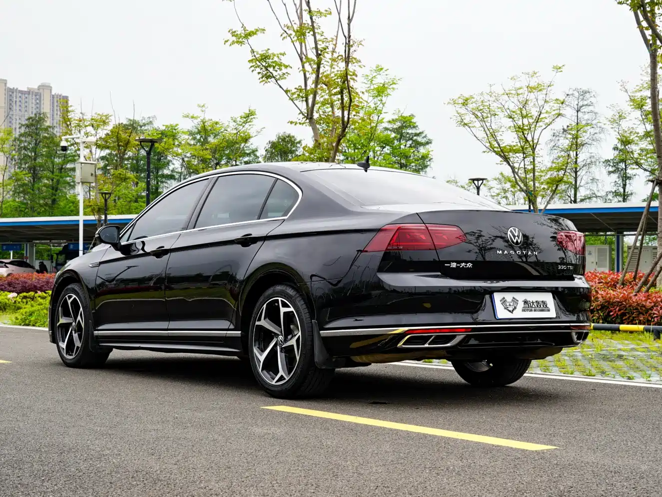 Volkswagen Magotan 2023 Model 2 Million Commemorative Edition 330TSI DSG Luxury фото 4