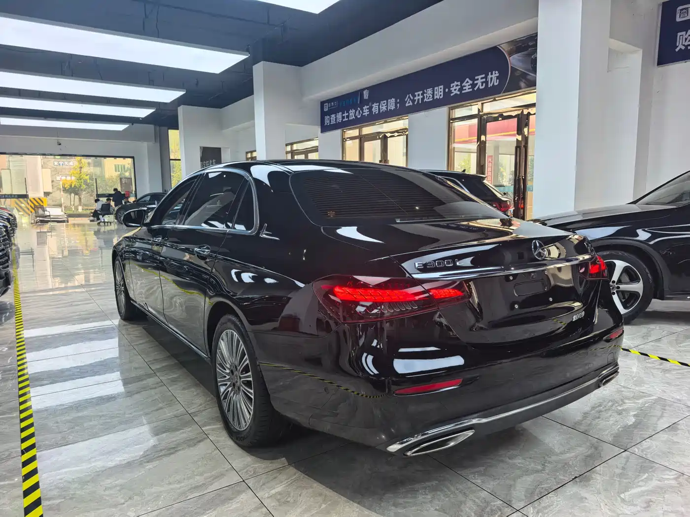 MERCEDES-BENZ E CLASS