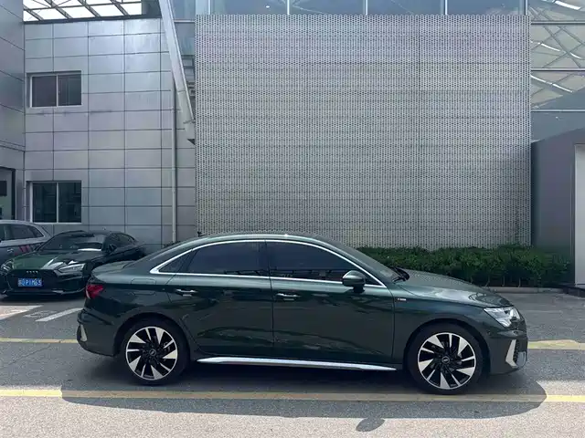 Audi A3 2024 Model A3L Limousine 35 TFSI Fashion Sport — фото 4
