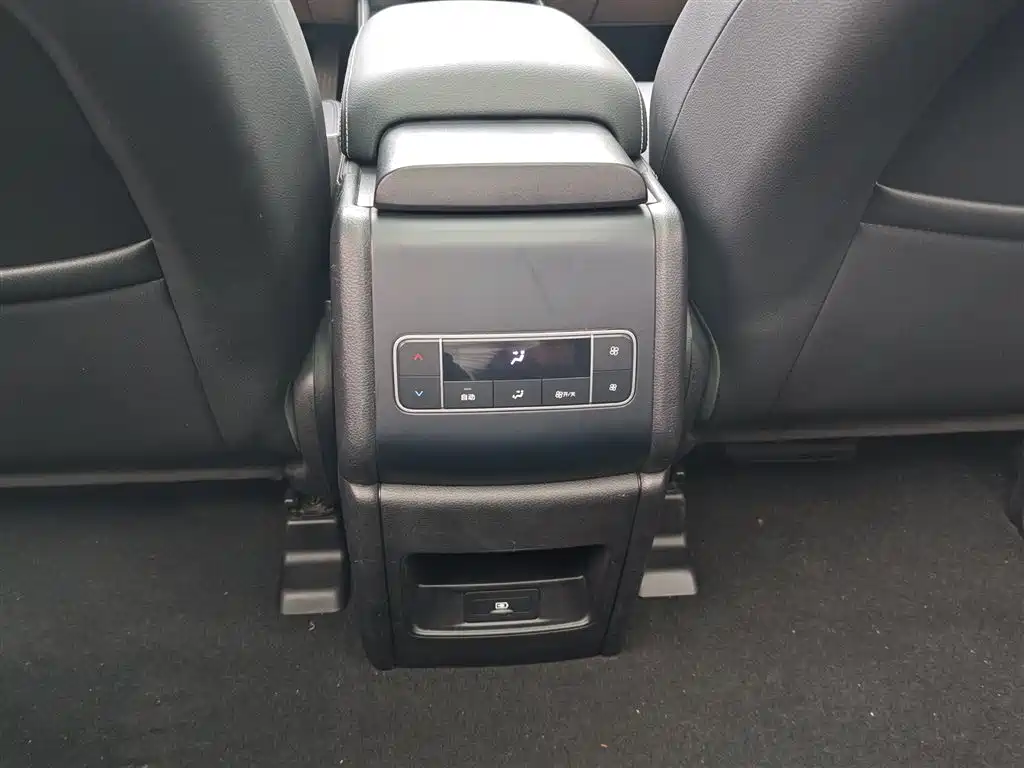 BYD Tang 2018 2.0T Automatic Smart Connection Noble Edition 7-Seater China V фото 25