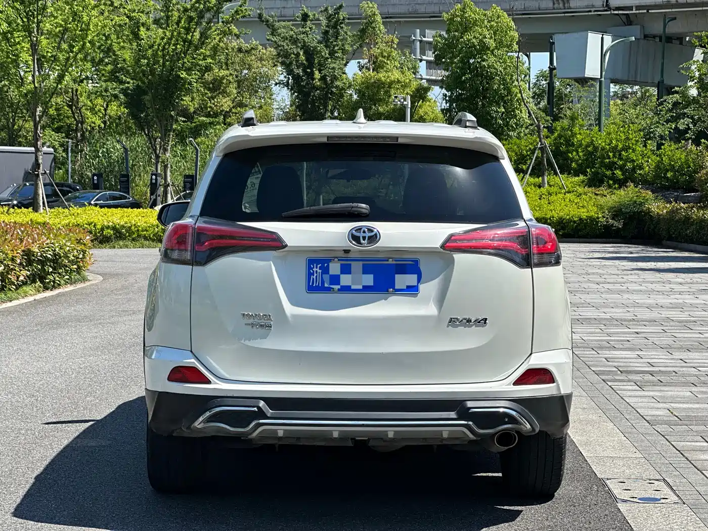 Toyota RAV4 Rongfang 2016 2.0L CVT 2WD Trend (China V) фото 5