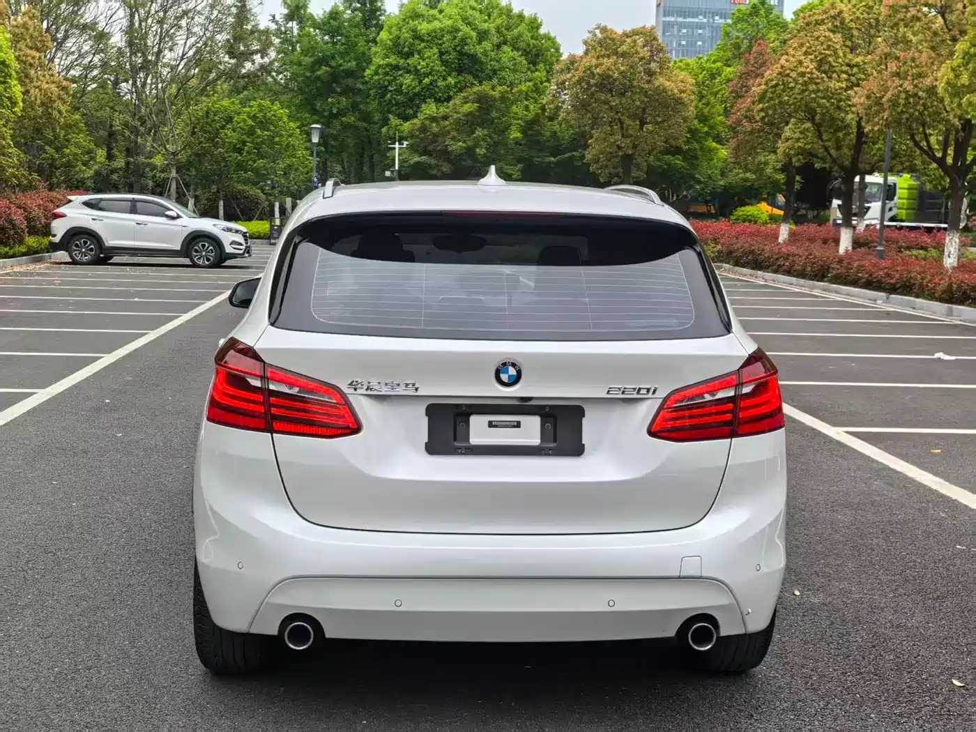 BMW 2 Series Touring 2016 220i Leading Model фото 5