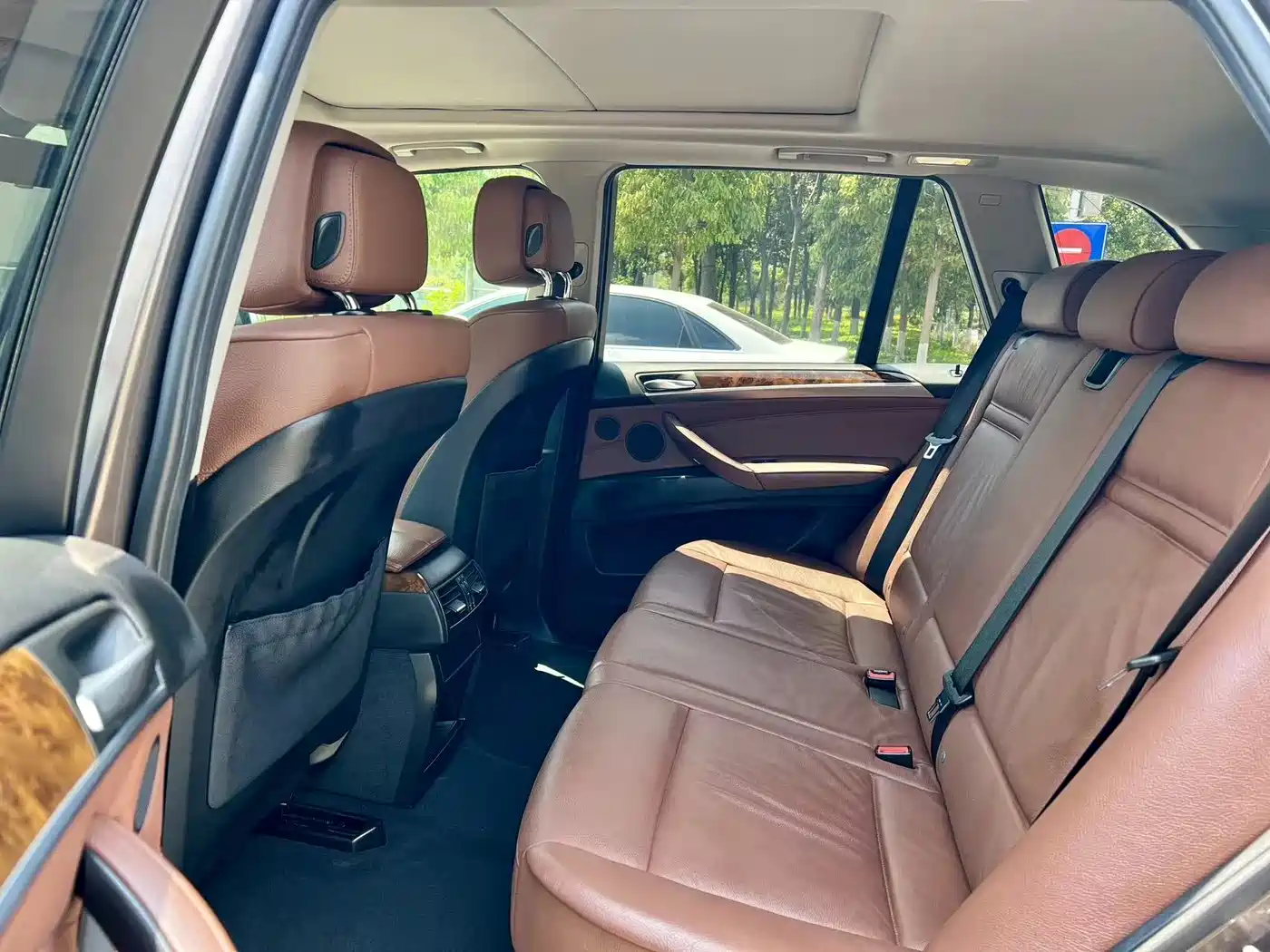 BMW X5 (Import) 2011 xDrive35i Leading Edition фото 4