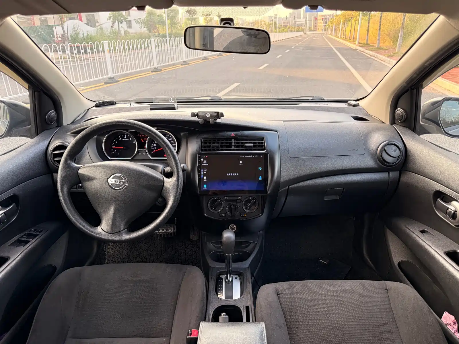 Photo 16 - Nissan Livina