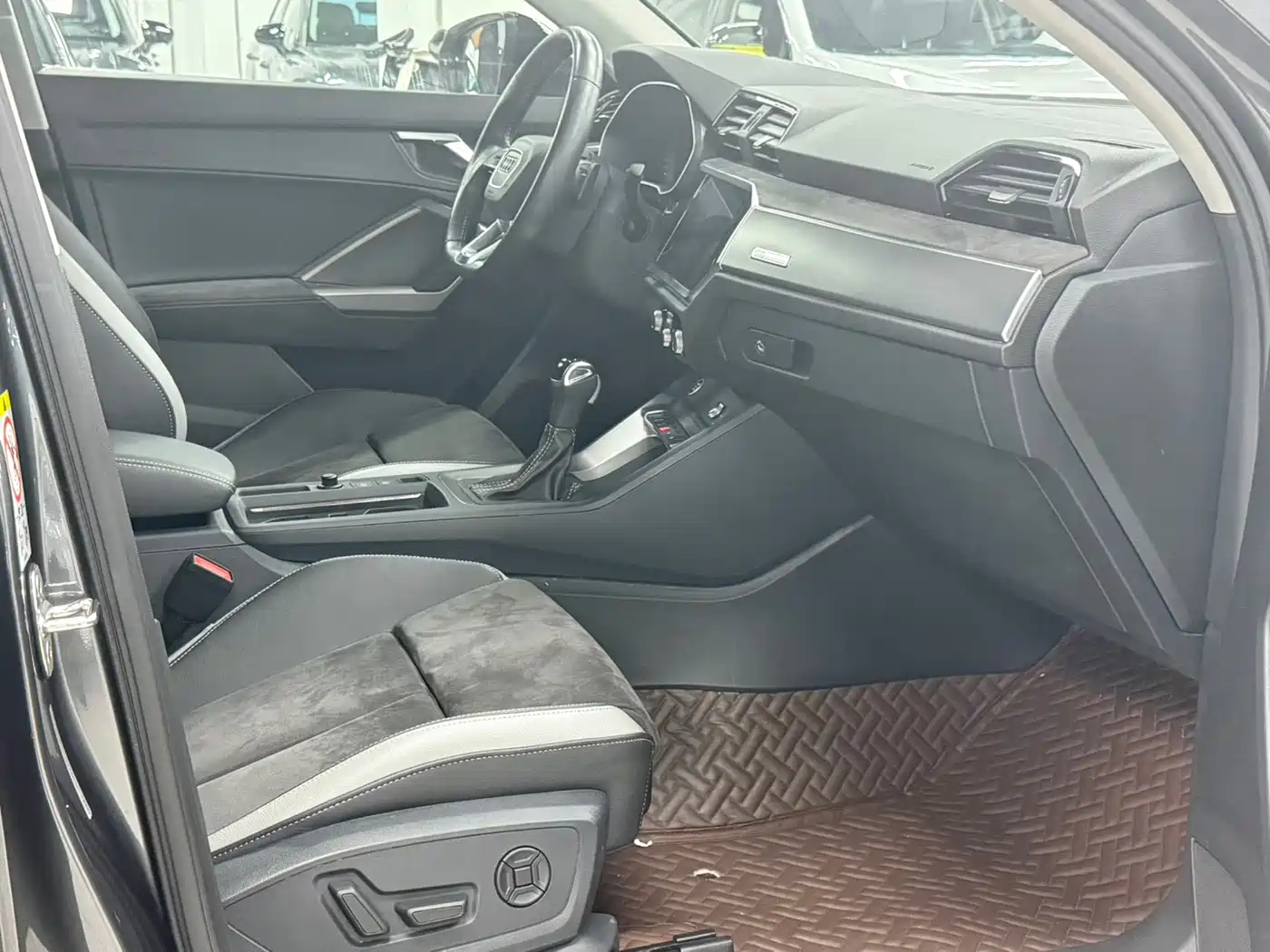 Audi Q3 2022 35 TFSI Fashion Dynamic фото 18