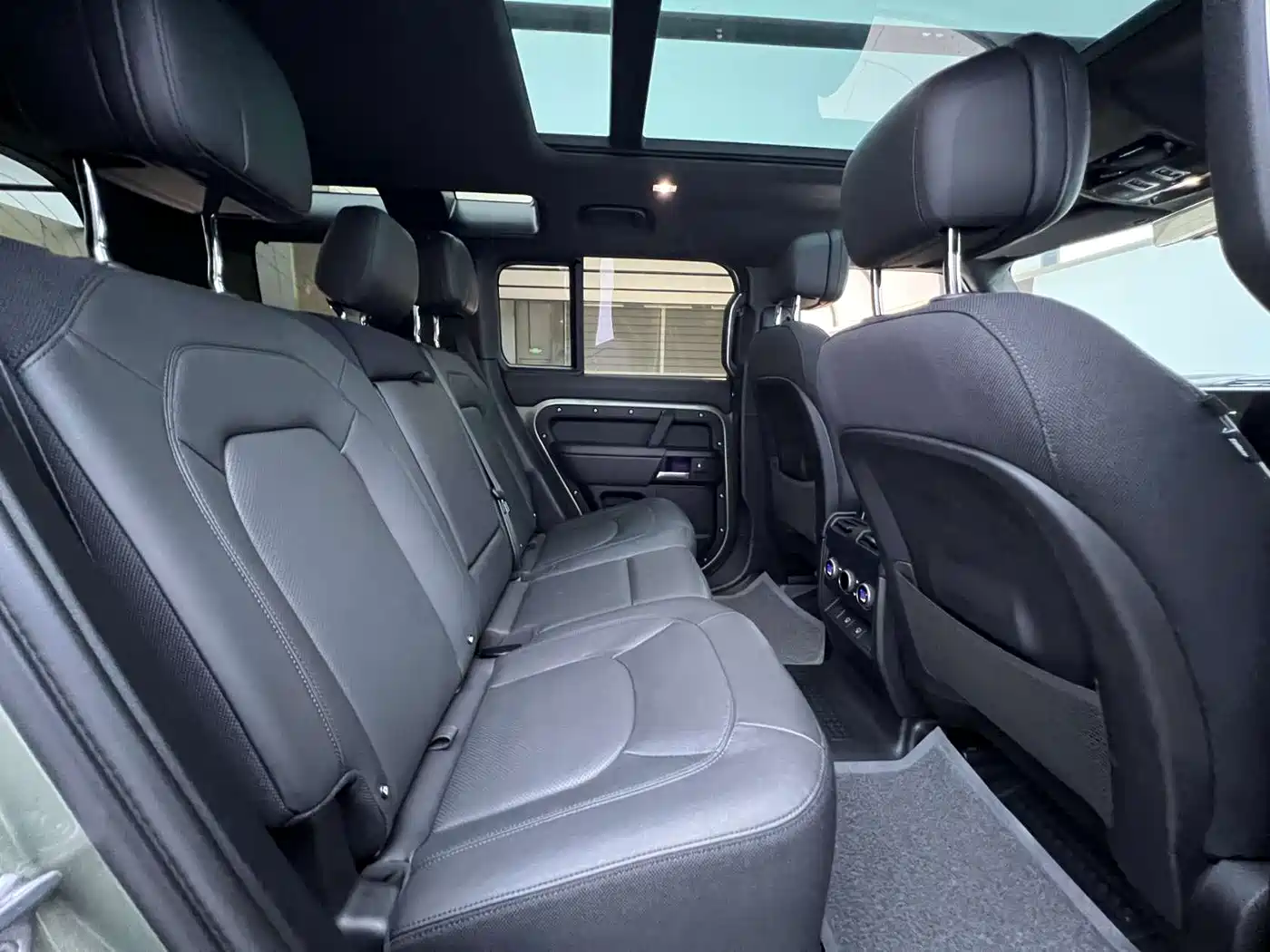 Land Rover Defender 2025 2025 110 3.0T P400 -Dynamic HSE