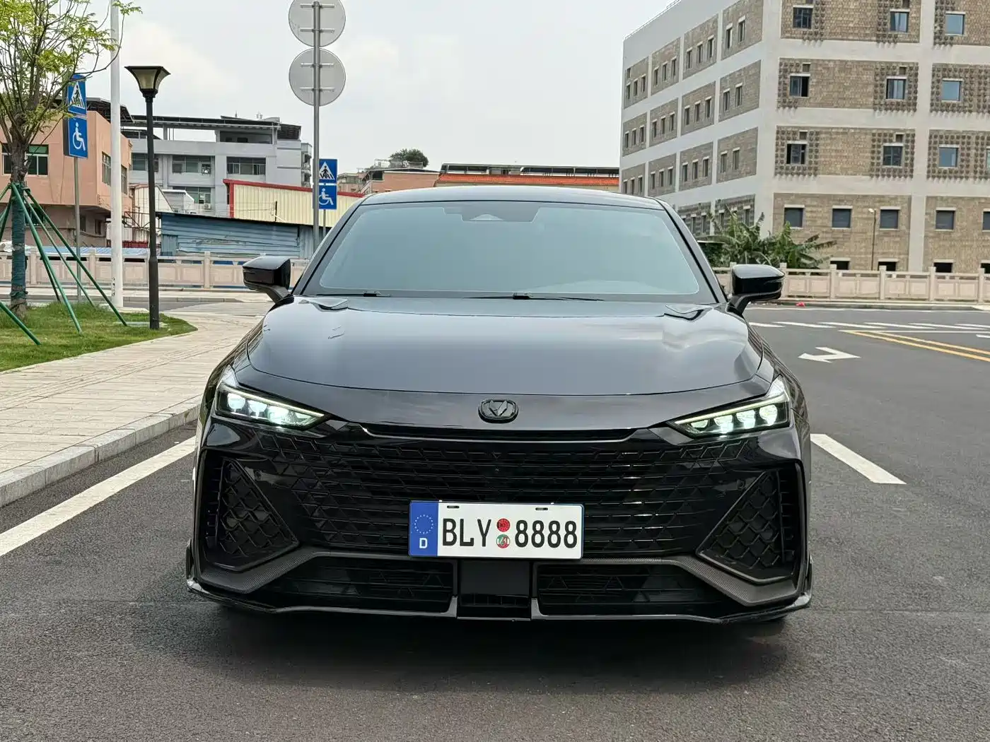 CHANGAN UNI-V