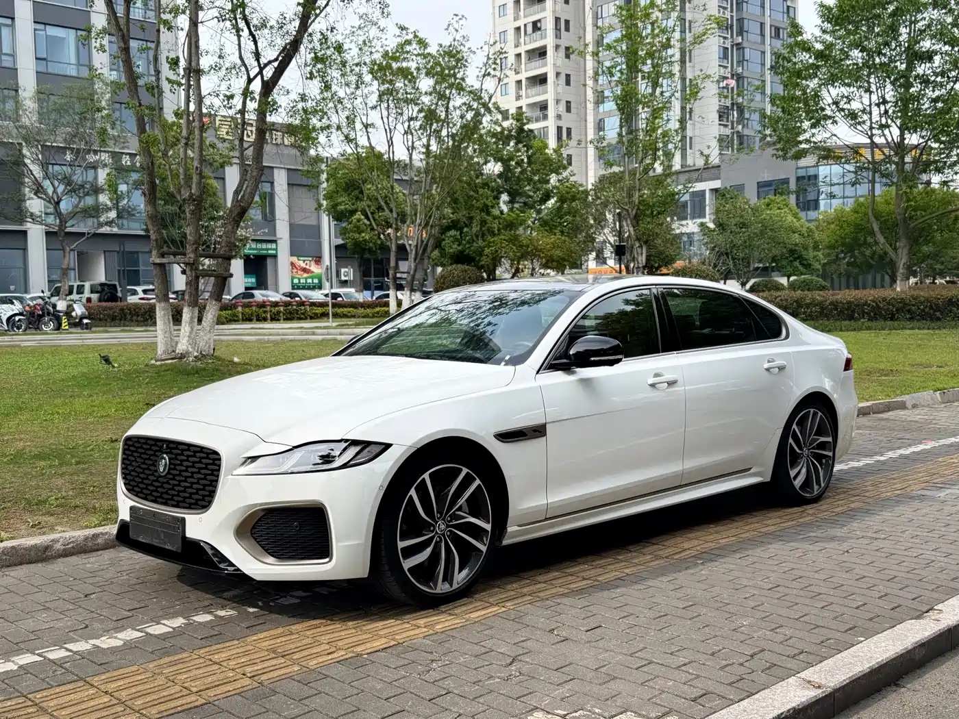 Jaguar XFL 2024 2024 2.0T P300 AWD Flagship Sport Gilded Edition