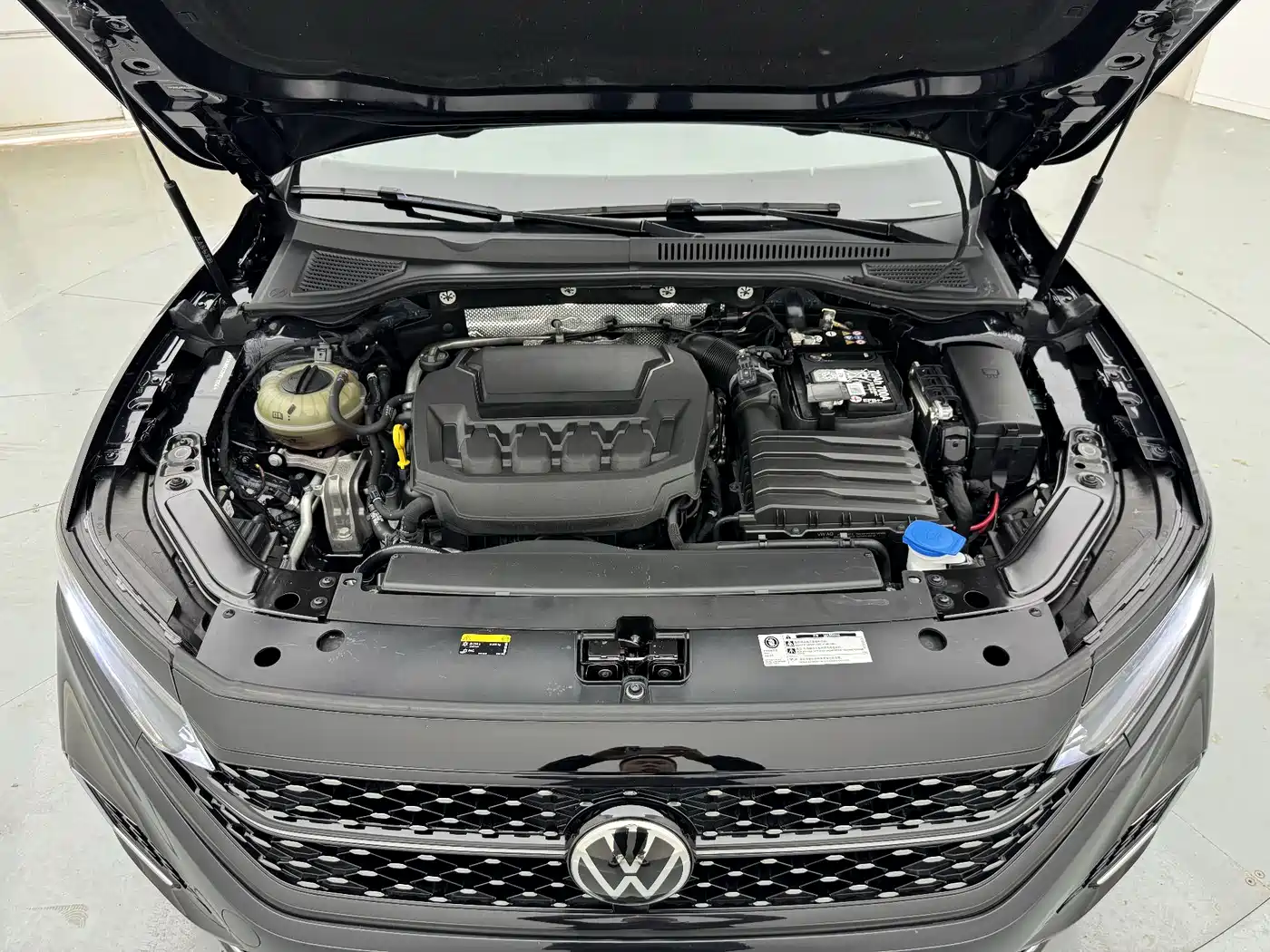 Volkswagen Passat 2024 330TSI Starlight Elite Edition фото 29