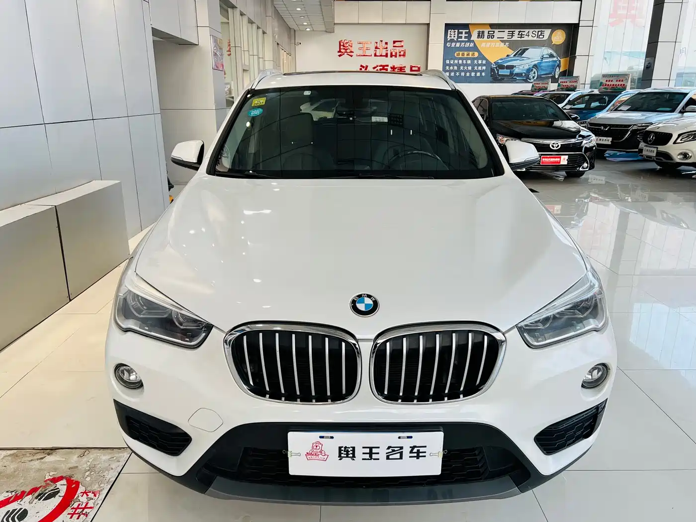 BMW X1 2018 sDrive20Li Leading Model фото 4