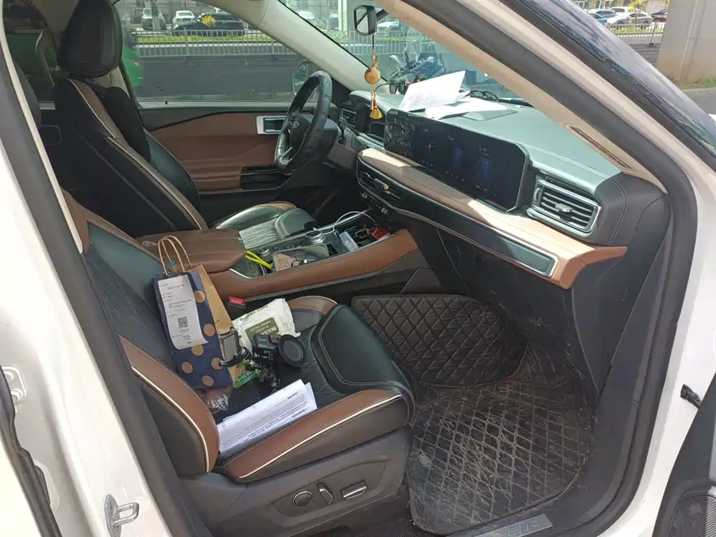 FORD EXPLORER