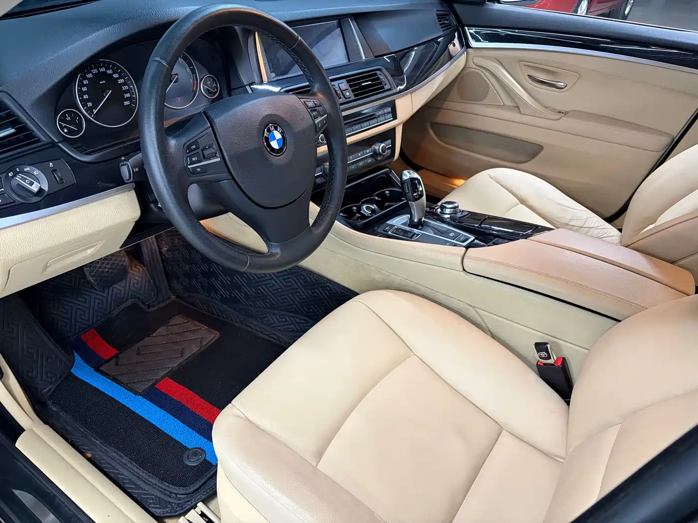 BMW 5 Series 2013 520Li Elegance фото 7