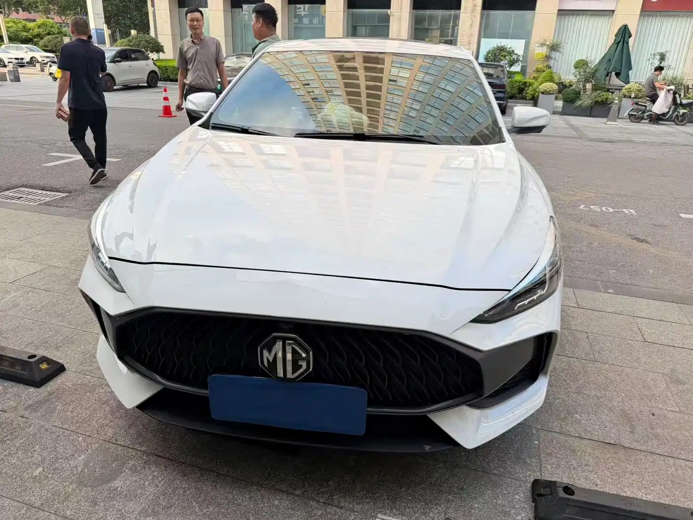 Фото 2 - MG MG5