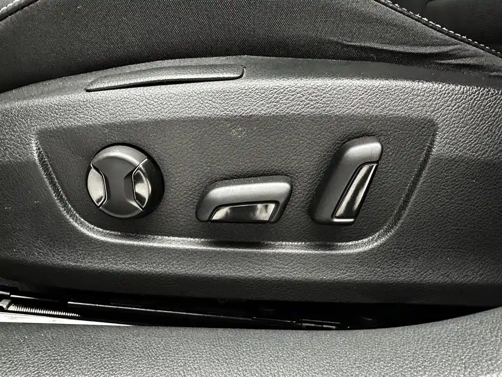Škoda Superb 2023 TSI280 DSG Premium Edition фото 17