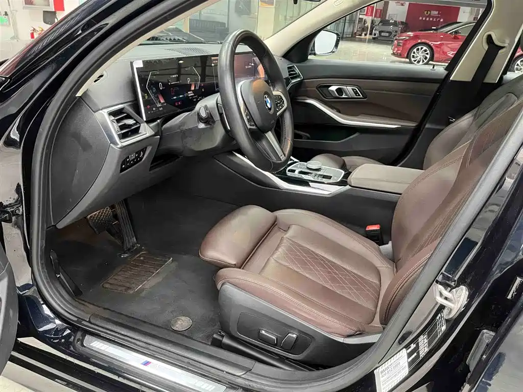 BMW 3 Series 2023 320Li M Sport Package фото 9