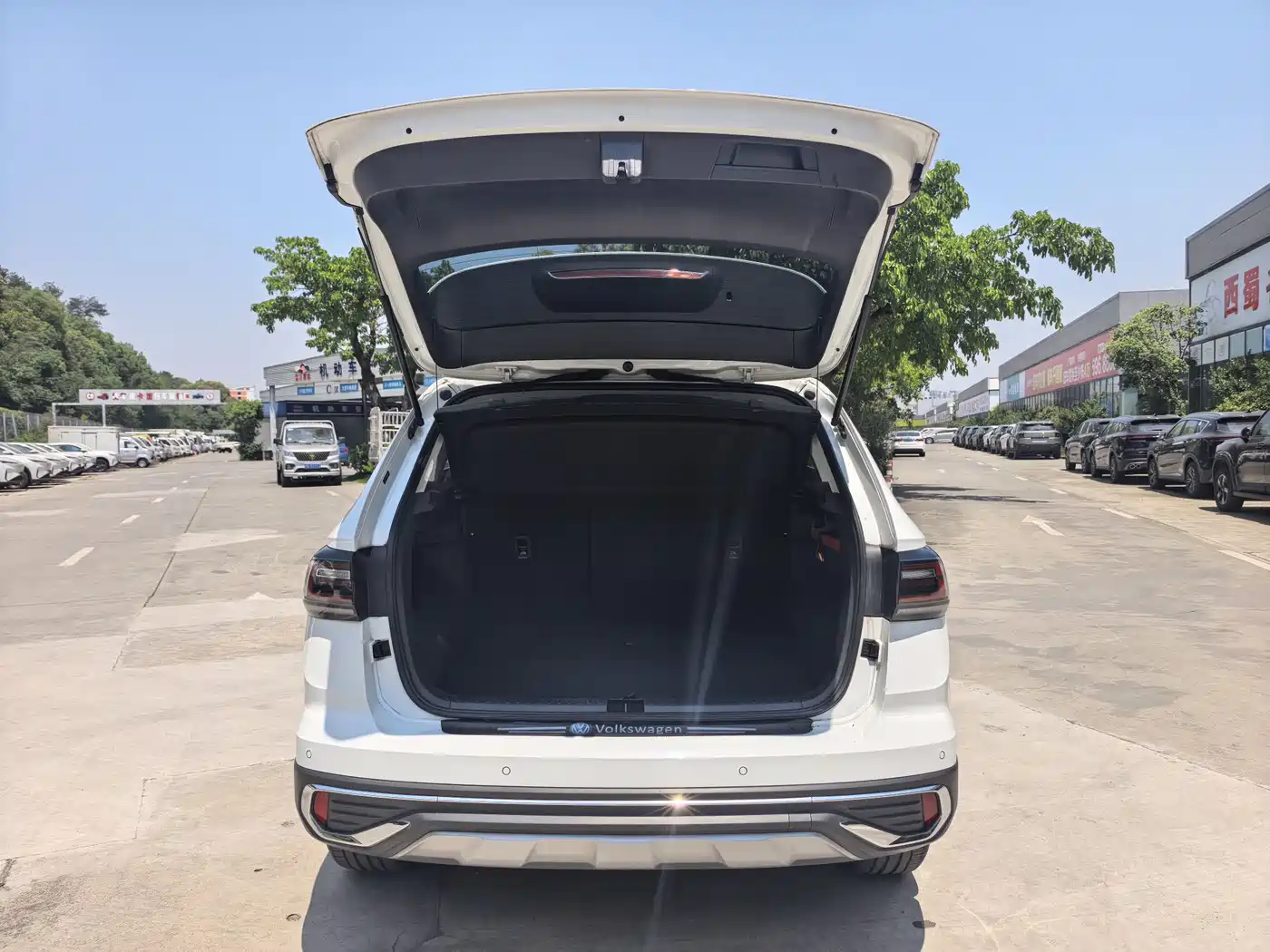 Volkswagen Tharu 2023 300TSI 2WD Full Moon Edition фото 8