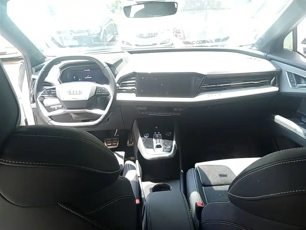 Audi Q5 e-tron 2022 40 e-tron Starlight Mech Suit фото 6