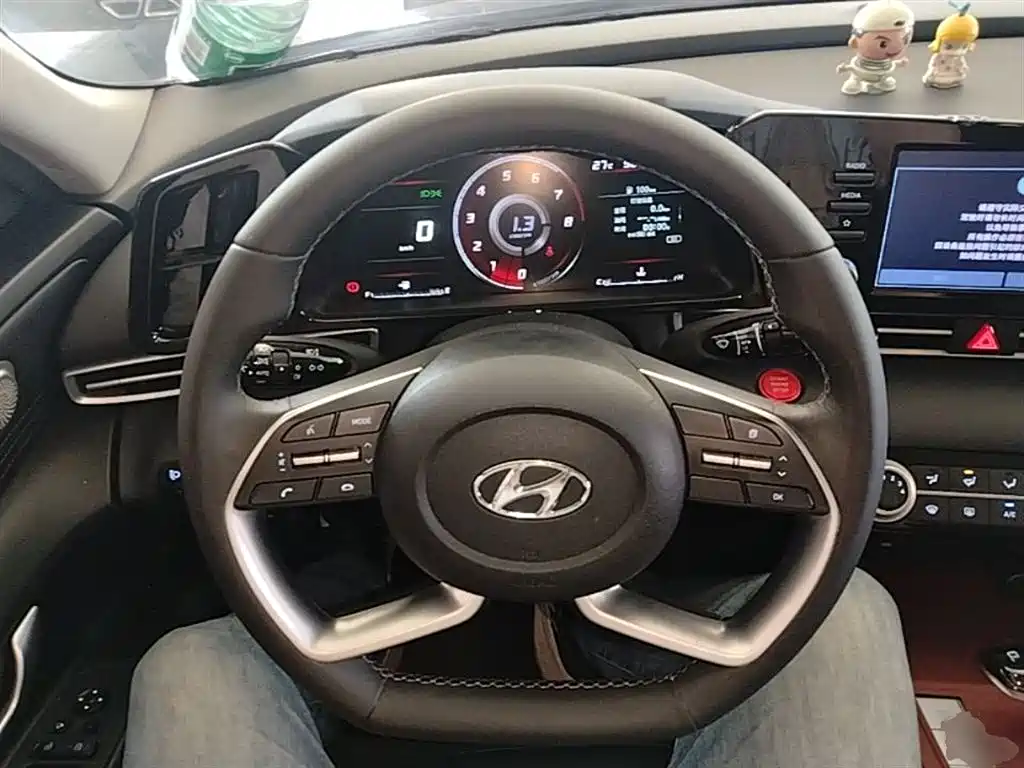 Hyundai Elantra 2022 1.5L CVT GLX Elite Edition фото 11