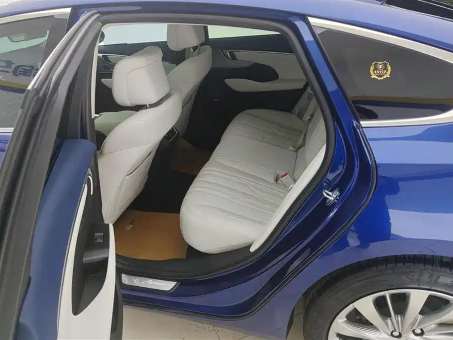BUICK LACROSSE