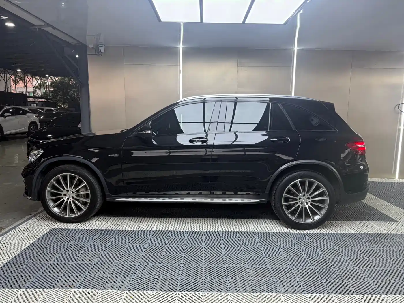 Mercedes-Benz GLC AMG 2017 AMG GLC 43 4MATIC фото 9