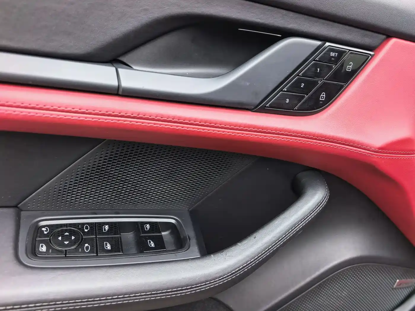 Porsche Taycan 2020 Taycan фото 14