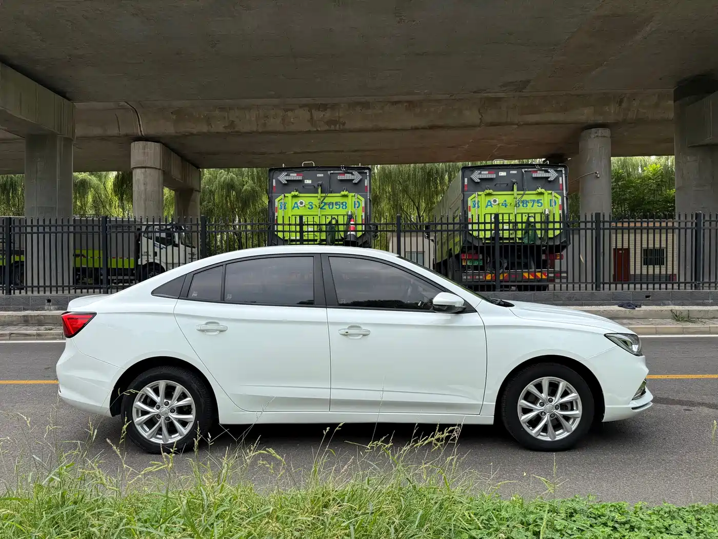 Фото 4 - Roewe i5