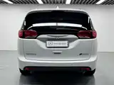 Фото 18 - Chrysler Pacifica PHEV