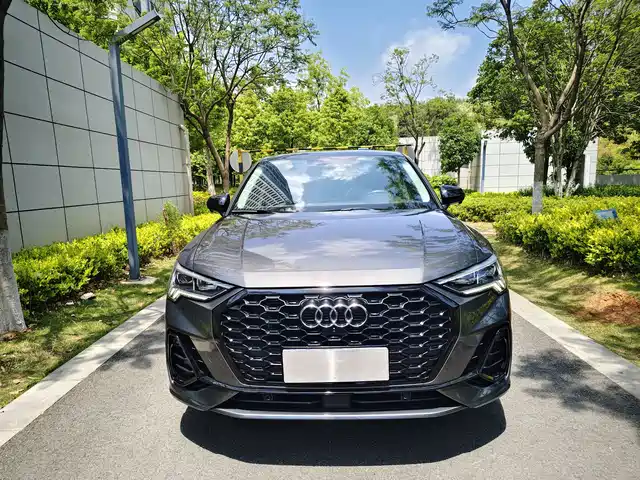Audi Q3 Sportback 2022 Model 40 TFSI RS Kit Speed Edition — фото 2