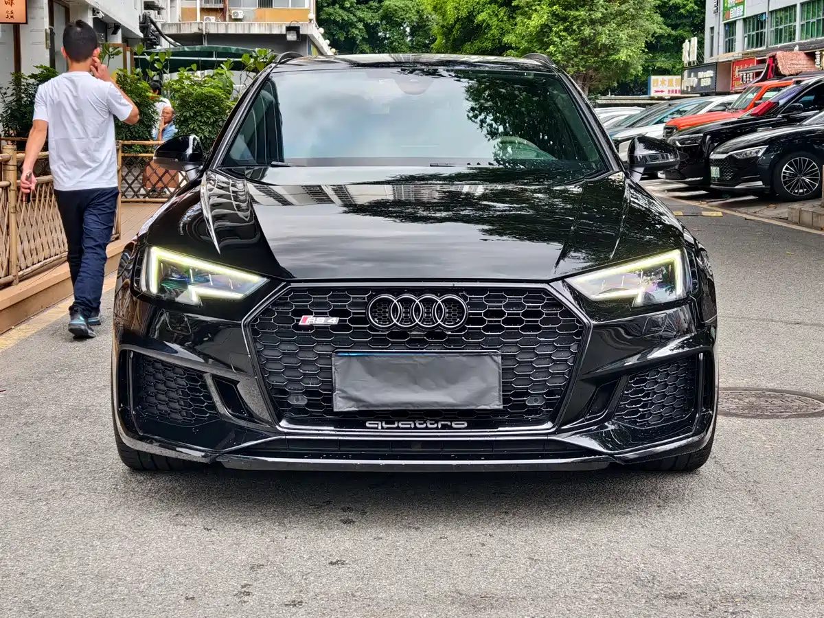 Audi RS 4 2019 RS 4 2.9T Avant фото 2
