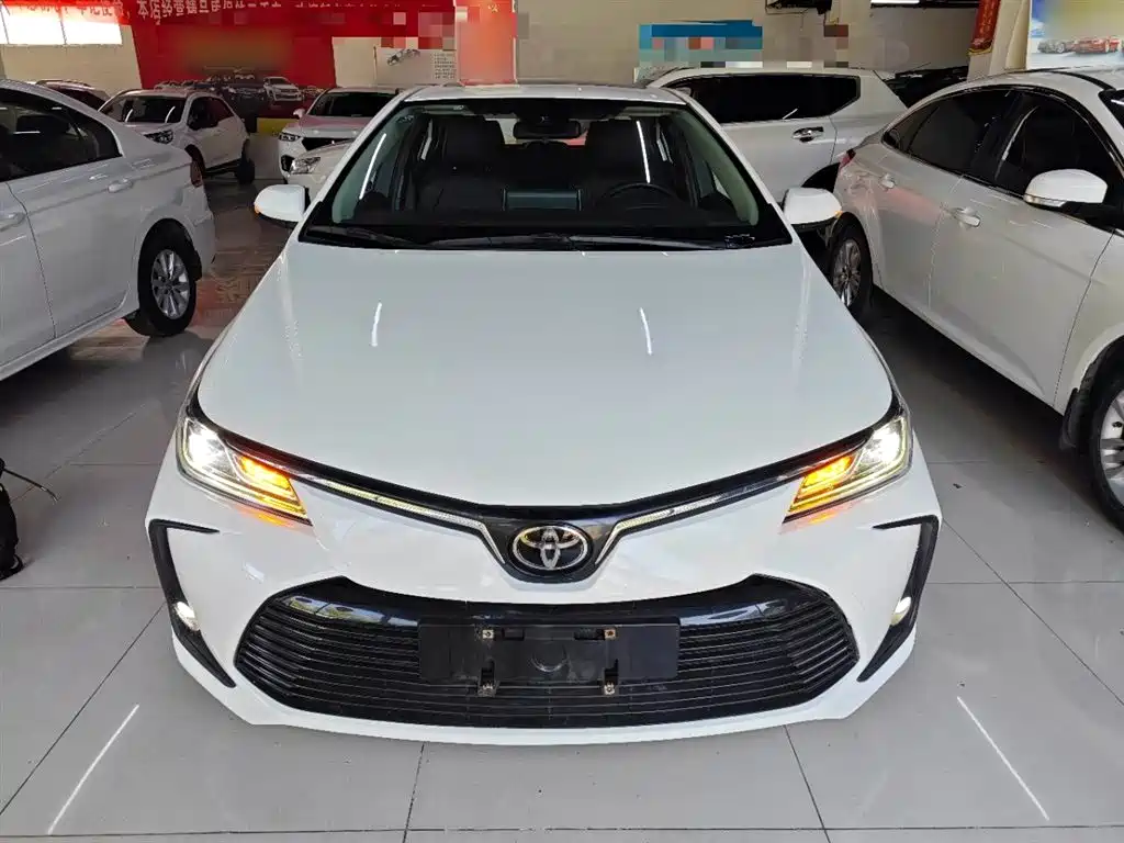 Toyota Corolla 2021 TNGA 1.5L CVT Elite Edition фото 3