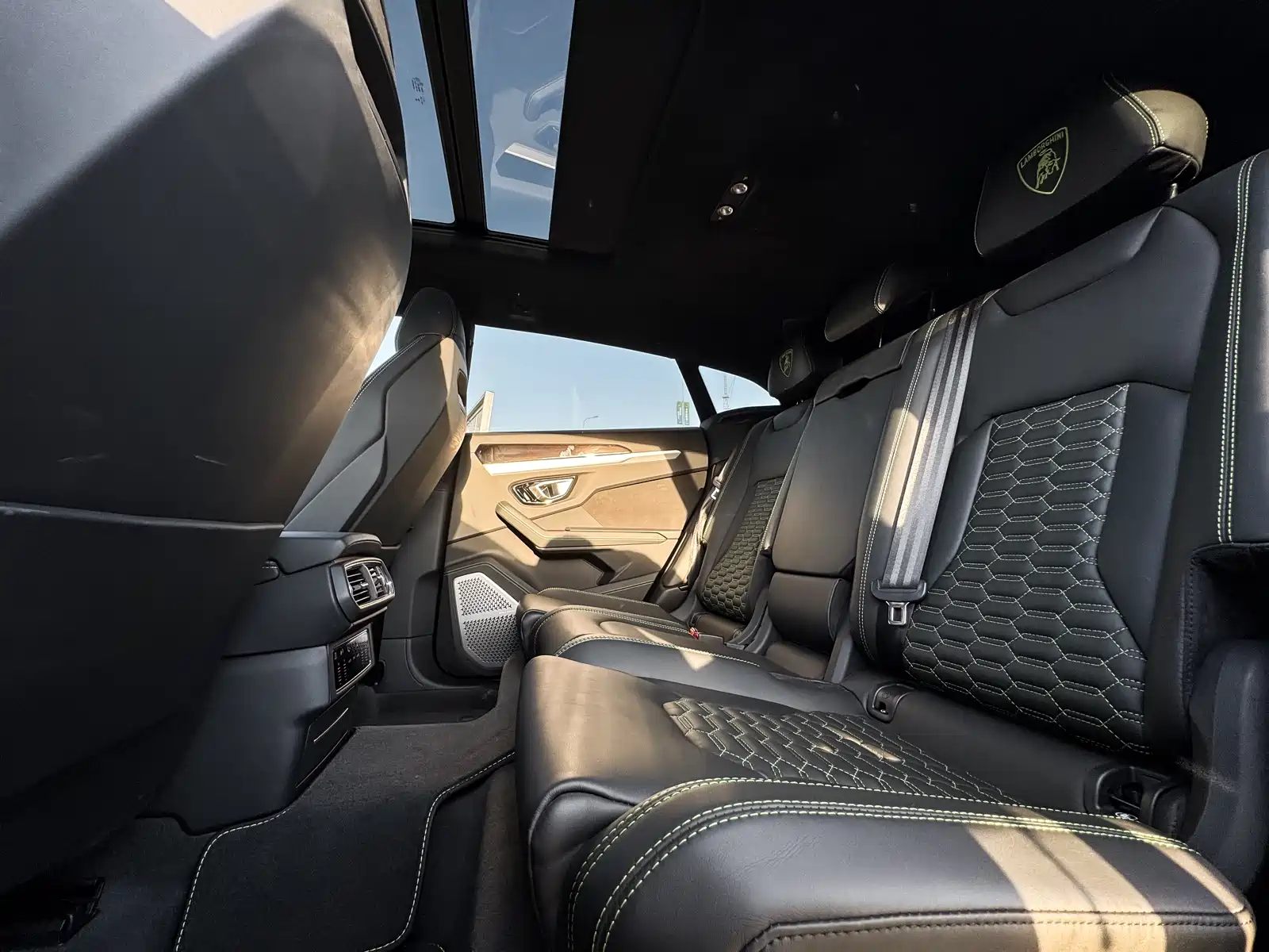 Фото 6 - Lamborghini Urus
