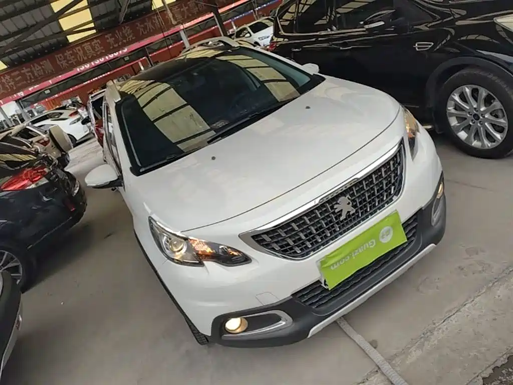 Peugeot 2008 2018 1.6L Automatic Fashion Edition фото 4
