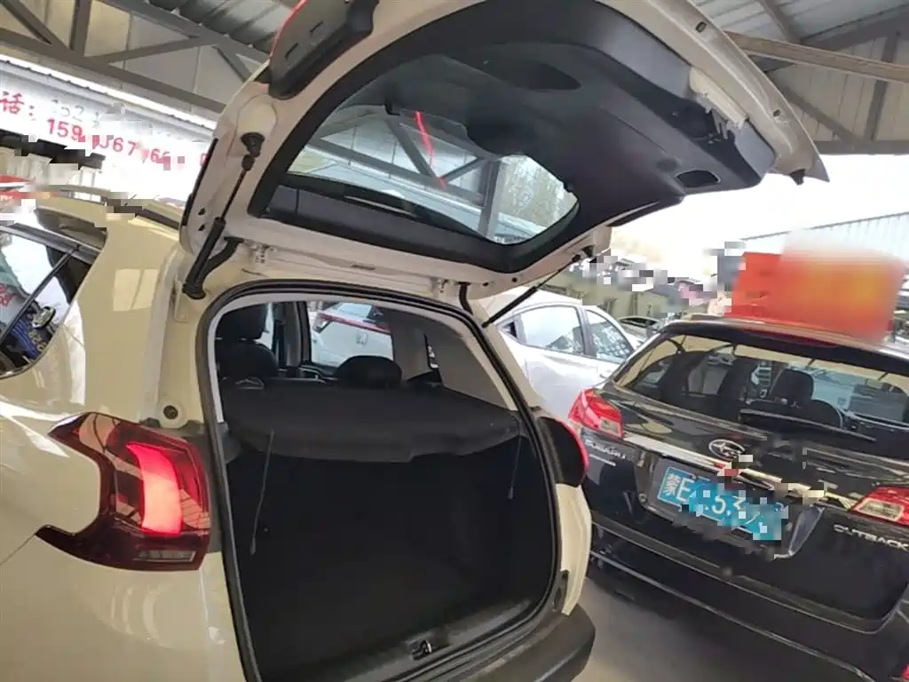 Peugeot 2008 2018 1.6L Automatic Fashion Edition фото 19