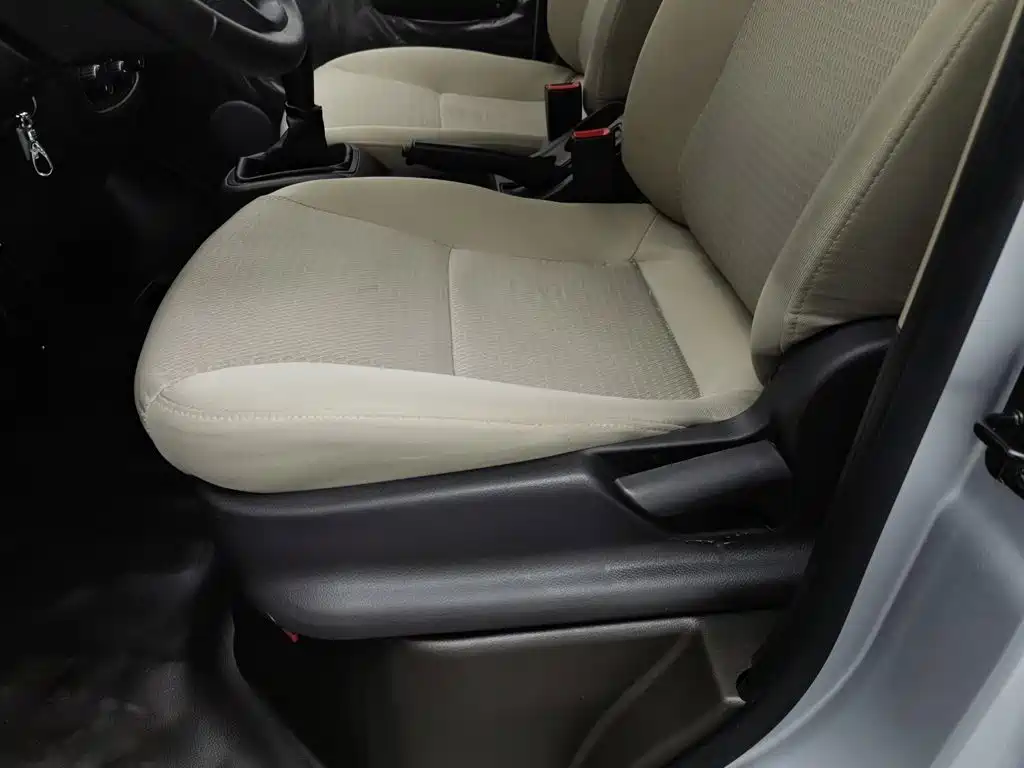 Wuling Motors Wuling Rongguang S 2025 2023 1.5L Base 5/7 Seater